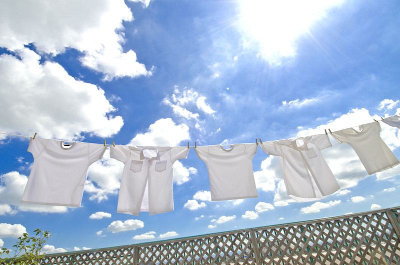 晴天の下の洗濯物